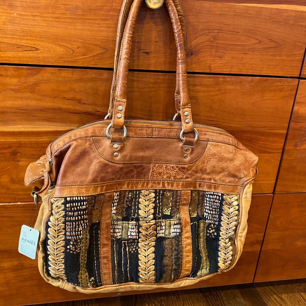 NWT Free People embroidered boho bag! In perfect condition